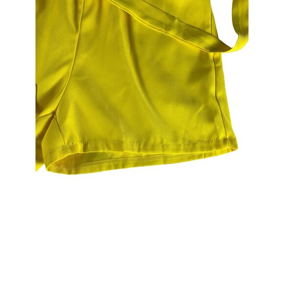 Women's elastic waist shorts yellow with belt size Large - Picture 2 of 5